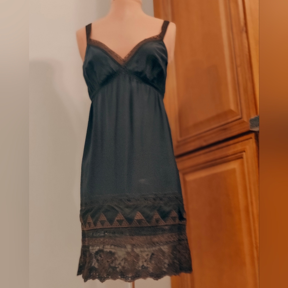 Twelfth Street by Cynthia Vincent retro lace slip dress XS